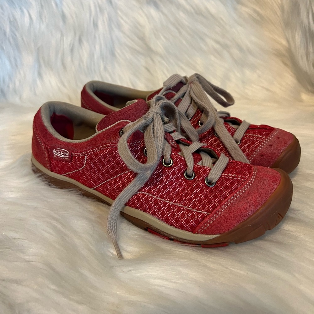 Keen Shoes Contour Arch Runners Size 7